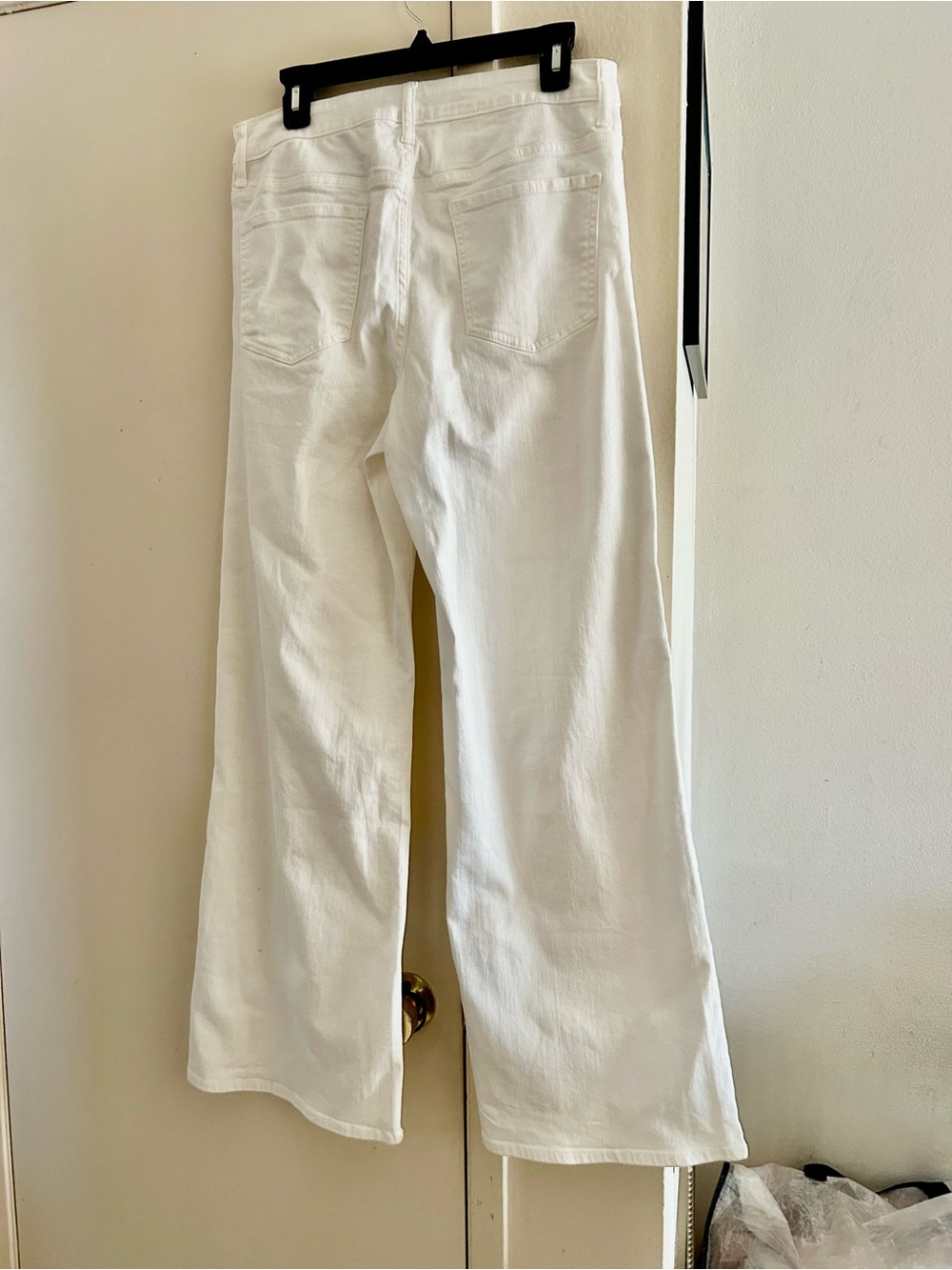 Quince White Wide-Leg Women’s Jeans - Picture 7 of 9